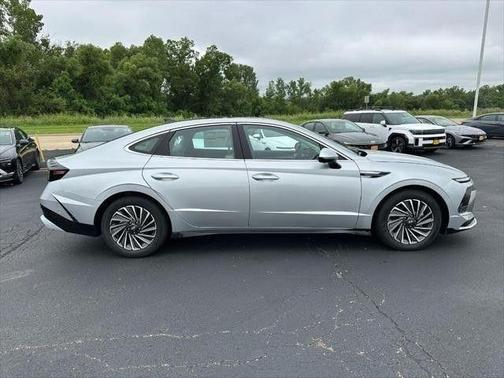 2025 Hyundai SONATA Hybrid Limited