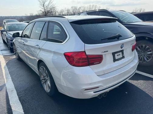 2017 BMW 330 i xDrive