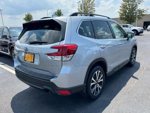 Ice Silver Metallic 2019 Subaru Forester Limited