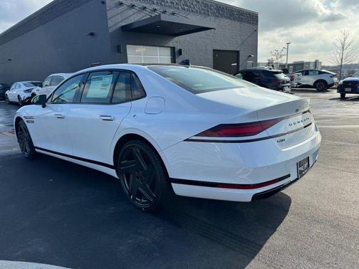 Uyuni White 2026 Genesis G90 3.5T e-SC Prestige Black