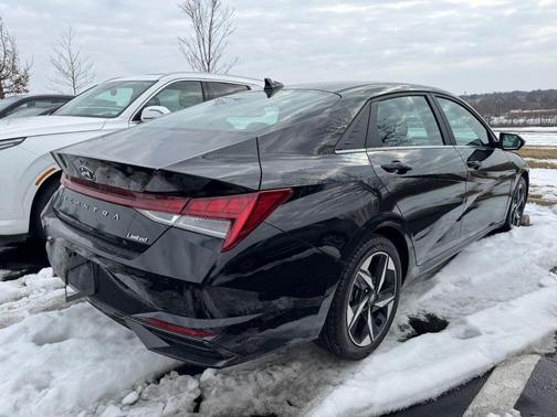 2023 Hyundai ELANTRA Limited