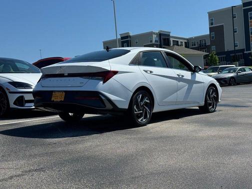 White 2025 Hyundai ELANTRA HEV Limited