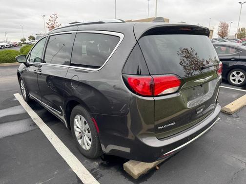 2019 Chrysler Pacifica Touring-L