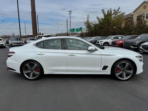 2025 Genesis G70 2.5T