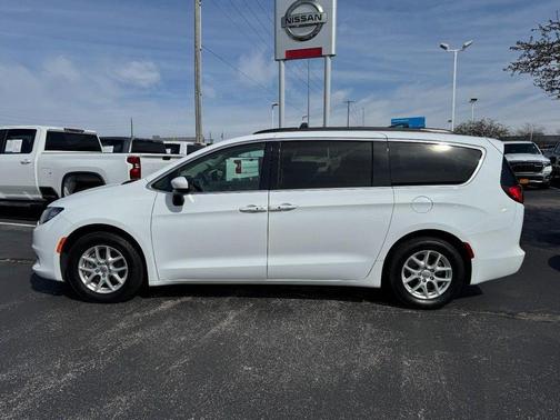 2020 Chrysler Voyager LXI