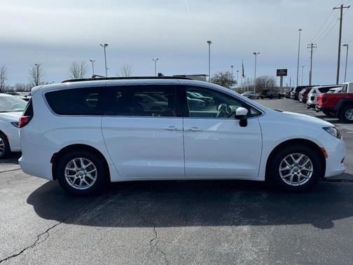 2020 Chrysler Voyager LXI
