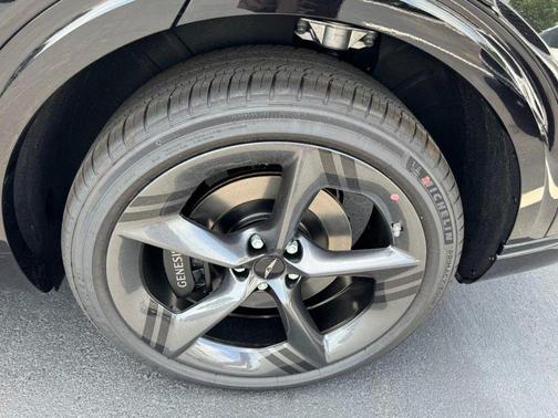 Vik Black 2026 Genesis GV70 2.5T Sport Prestige