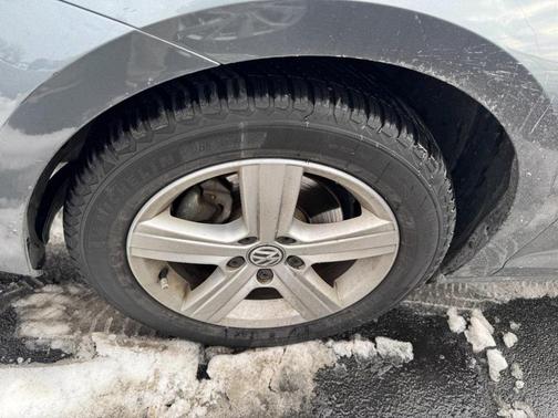 2017 Volkswagen Golf TSI Wolfsburg Edition 4-Door