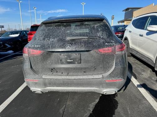 2021 Mercedes-Benz GLA 250 Base 4MATIC