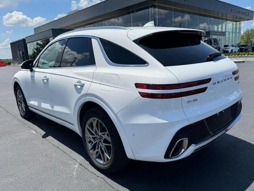 Alta White 2022 Genesis GV70 2.5T