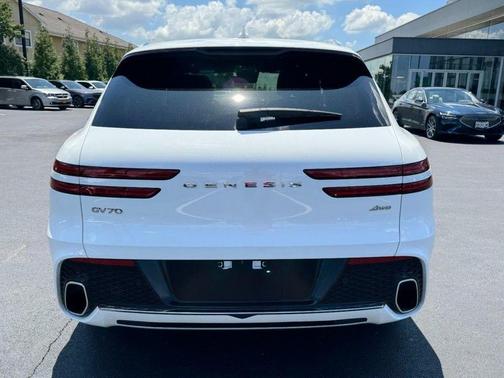 Alta White 2022 Genesis GV70 2.5T