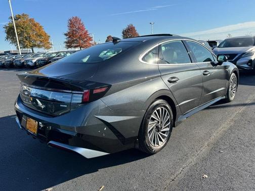 2024 Hyundai SONATA Hybrid Limited
