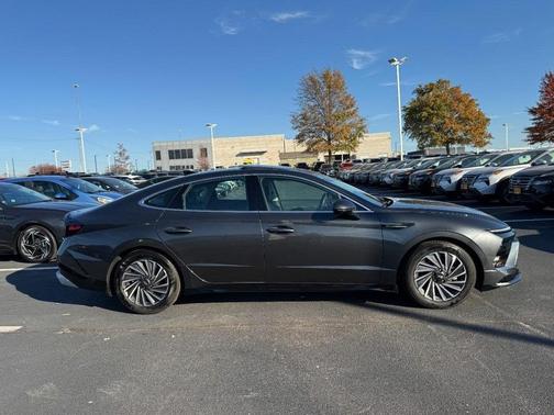 2024 Hyundai SONATA Hybrid Limited