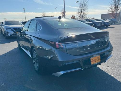 2024 Hyundai SONATA Hybrid Limited