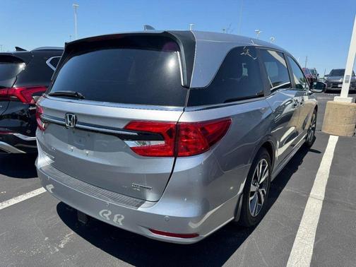 Lunar Silver Metallic 2021 Honda Odyssey Touring