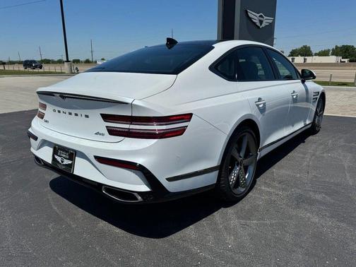 Uyuni White 2026 Genesis G80 2.5T