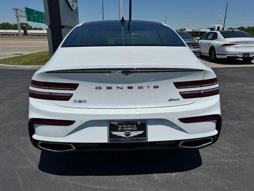 Uyuni White 2026 Genesis G80 2.5T