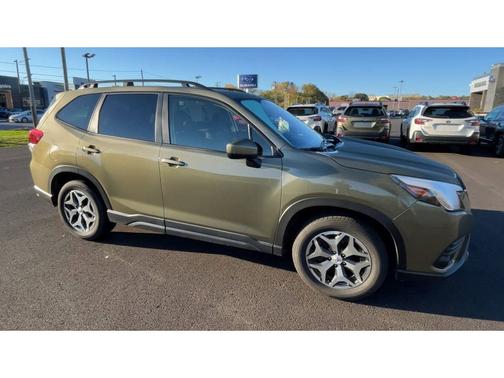 2023 Subaru Forester Premium