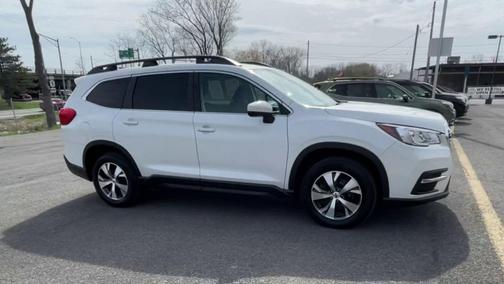 Photo 2 of 25 of 2019 Subaru Ascent Premium 7-Passenger