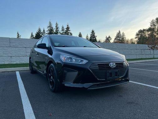 2019 Hyundai IONIQ Hybrid Blue