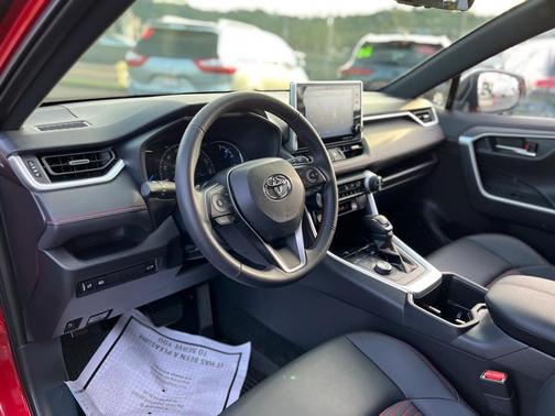 Photo 5 of 34 of 2022 Toyota RAV4 Prime XSE