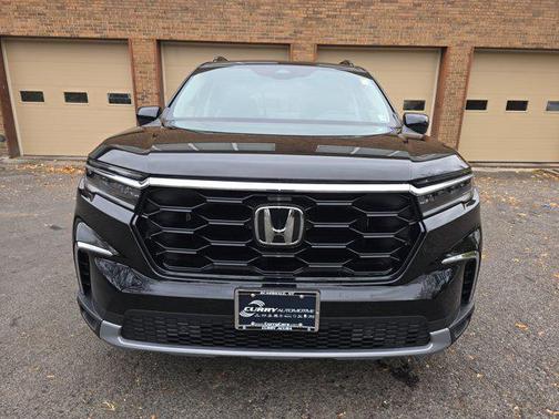 2023 Honda Pilot Touring 8-Passenger