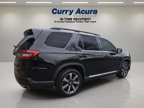 2023 Honda Pilot Touring 8-Passenger