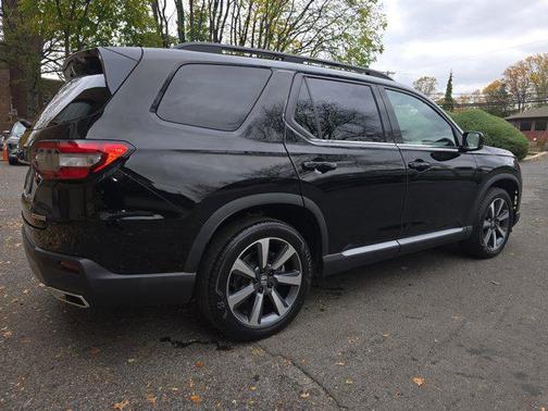 2023 Honda Pilot Touring 8-Passenger