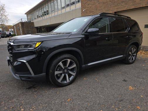 2023 Honda Pilot Touring 8-Passenger