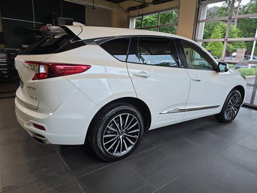 2025 Acura RDX Advance Package
