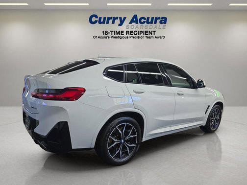 2023 BMW X4 xDrive30i
