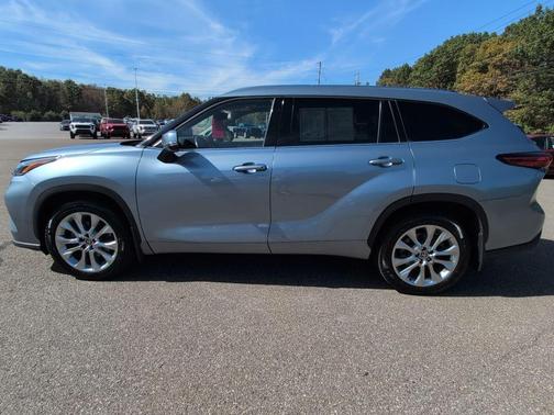 2022 Toyota Highlander Limited