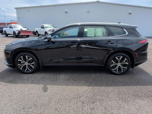 2025 Toyota Crown Signia XLE