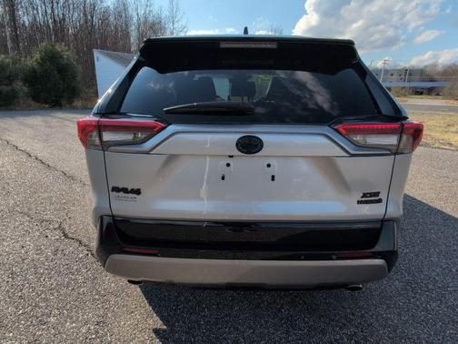 2024 Toyota RAV4 Hybrid SE