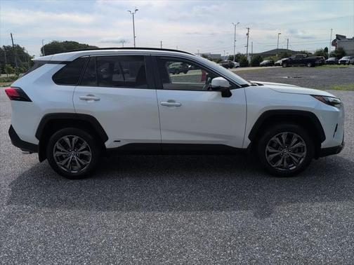 2022 Toyota RAV4 Hybrid XLE Premium