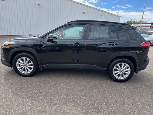 2025 Toyota Corolla Cross LE