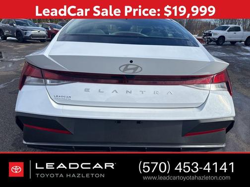 2024 Hyundai ELANTRA SE