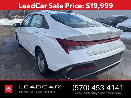 2024 Hyundai ELANTRA SE