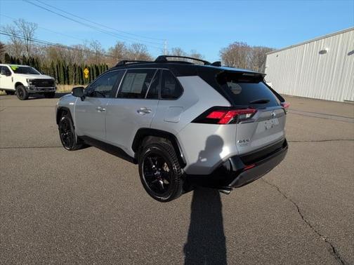 2020 Toyota RAV4 Hybrid SE