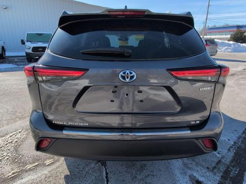 2023 Toyota Highlander Hybrid XLE
