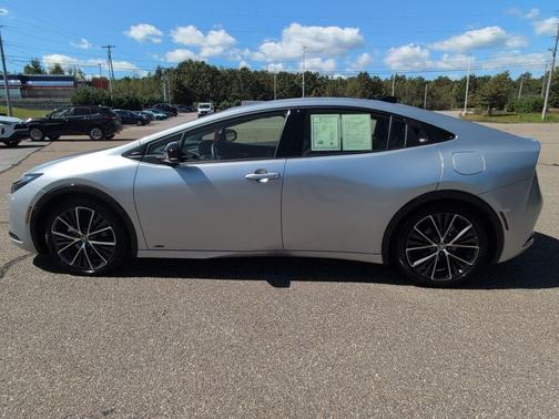 2024 Toyota Prius XLE