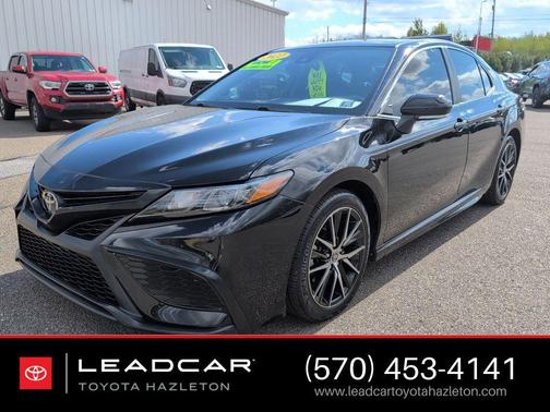 Midnight Black Metallic 2022 Toyota Camry SE