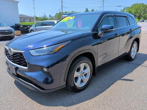 2022 Toyota Highlander LE