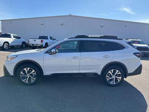 2022 Subaru Outback Touring XT