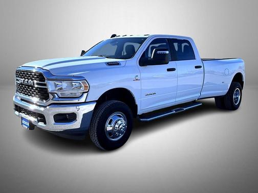 2024 RAM 3500 Big Horn Crew Cab 4x4 8' Box