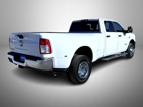 2024 RAM 3500 Big Horn Crew Cab 4x4 8' Box