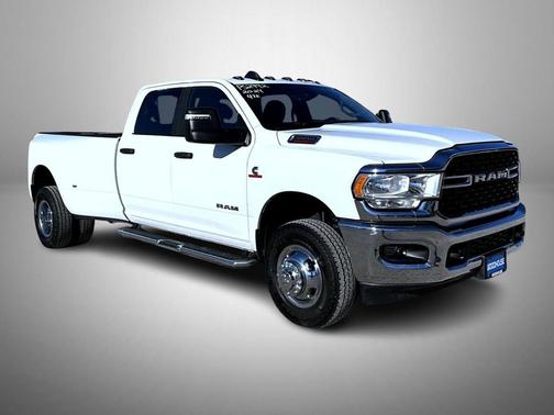 2024 RAM 3500 Big Horn Crew Cab 4x4 8' Box