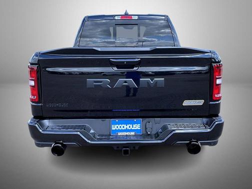 Diamond Black Crystal Pearlcoat 2026 RAM 1500 Big Horn/Lone Star