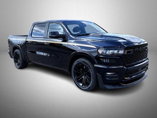 Diamond Black Crystal Pearlcoat 2026 RAM 1500 Big Horn/Lone Star