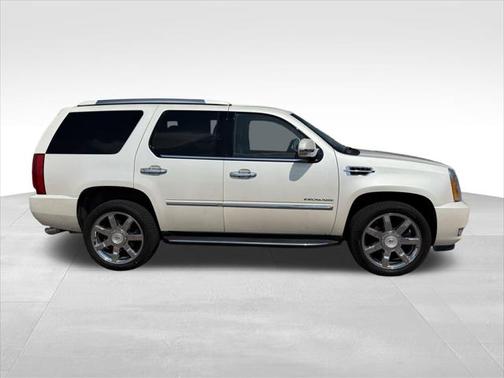 2011 Cadillac Escalade Luxury